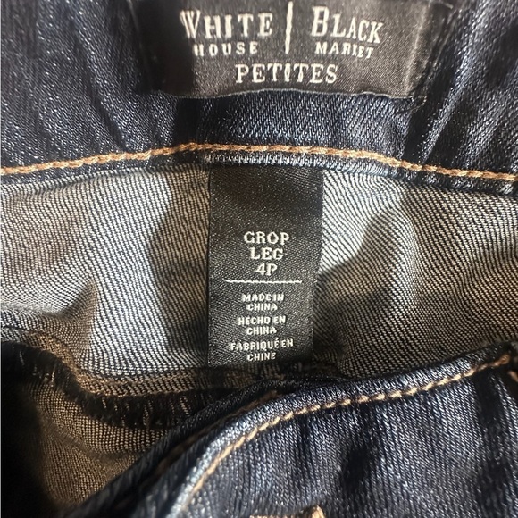 White House Black Market Blue Cropped Leg Jeans with Distressed Details Size 4P - Picture 9 of 9